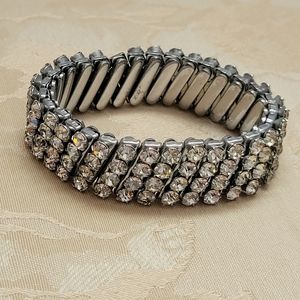 Vintage 1950's made in Japan expandable bracelet, silvertone metal, rhin…